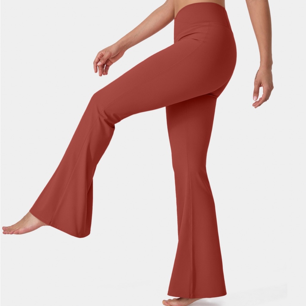 Halara Crossover High Waisted Back Pocket Super Flare Leggings